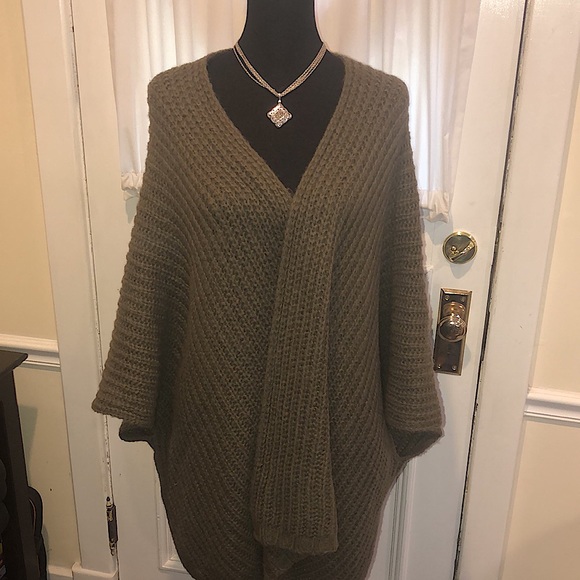 AERIE Women’s Olive Wide Knit One Size Loose Fitting Cardigan Wrap With Arms OS - Picture 9 of 9